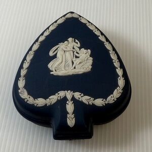 Vintage Wedgwood Jasperware Portland Blue 4.5” Spade Porcelain Trinket Box